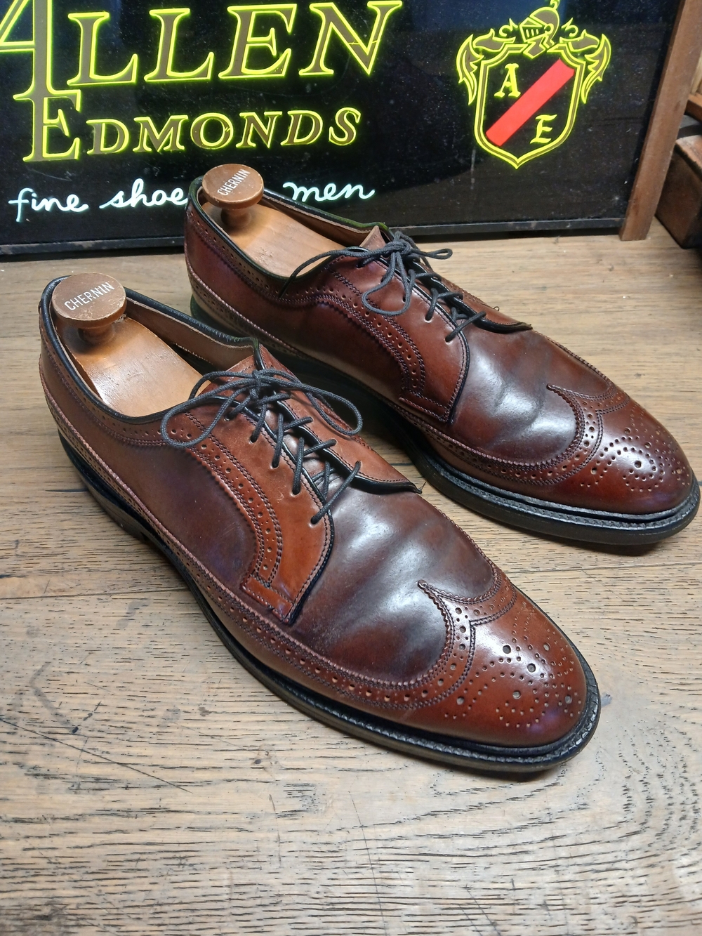 Allen Edmonds Shell Cordovan MacNeil Wingtip 10B - Men's Dress Shoes